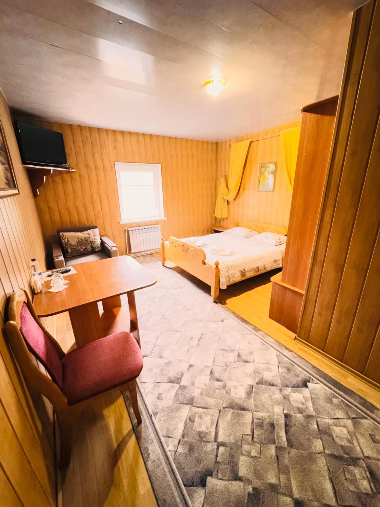 Pid Yavorom Hotel Drogomirchany Bagian luar foto